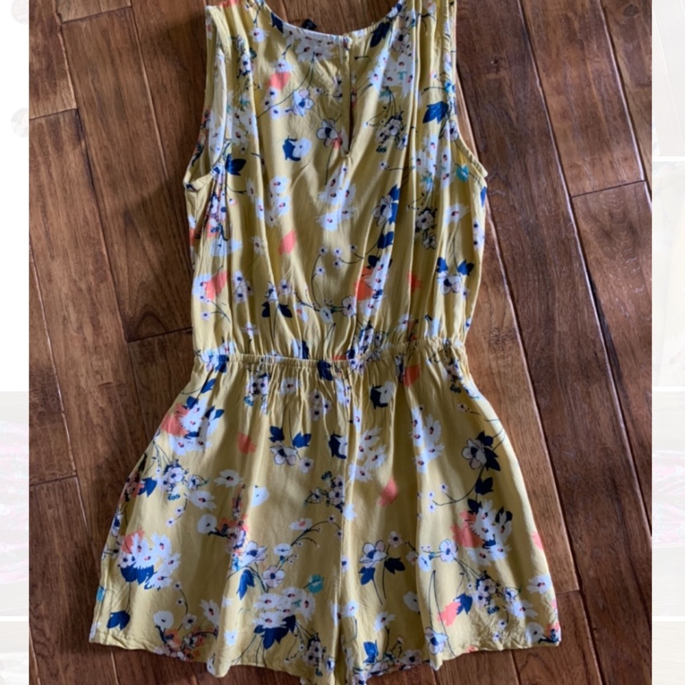 Romper - Picture 2 of 4